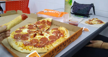 Little Caesars Pizza food