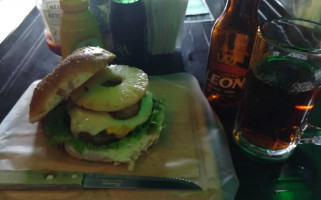 Burguers Stones Irish Pub food