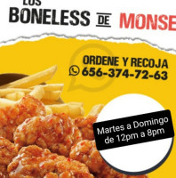 Los Boneles De Montse inside