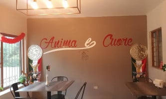 Anima e Cuore Pizzas inside