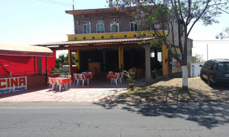 Las Jacarandas inside