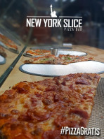 New York Slice Pizzería inside