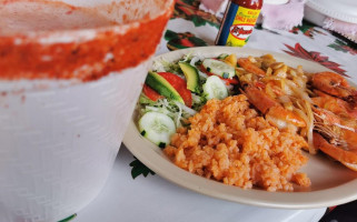 Caldos De Gallina, Mariscos Y Más food