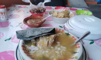 Caldos De Gallina, Mariscos Y Más food