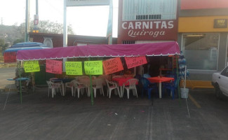 Carnitas Quiroga outside