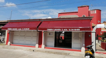 Tacos El Cuchas outside