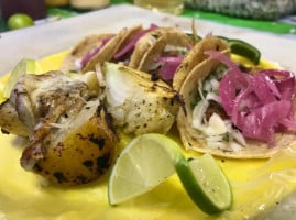 Taqueria Los Carrichivos food