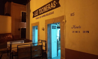 Las Tocineras Tienda De Hamburguesas outside