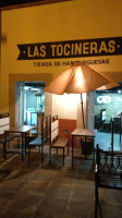 Las Tocineras Tienda De Hamburguesas inside