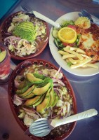 Mariscos Los Compadres food