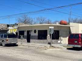 CafÉ MartÍnez outside