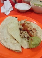 Taqueria La Takiza food