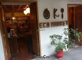 Oki Eco Market inside