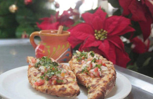 Menudearía Y Desayunos La Guera food