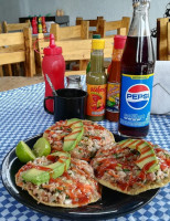 MeÑo Tacos Y Mariscos food