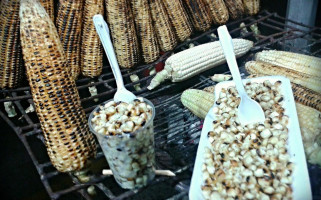 Elotes Patria food