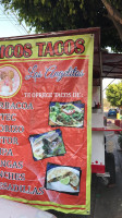 Tacos Los Angelitos outside