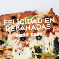 Pizza Bros Las Aguilas food