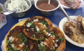 Tacos El Güero De Acatlan food