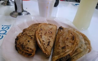 Tacos El Güero De Acatlan food