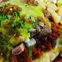 Taqueria Los Viejones food