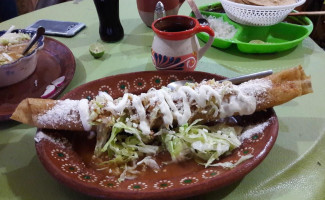 Antojitos Mexicanos Lulú food