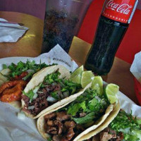 Tacos El Tren food