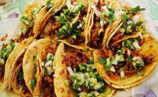 Tacos El Tren food