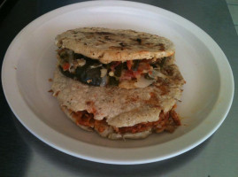 Gorditas Republic food