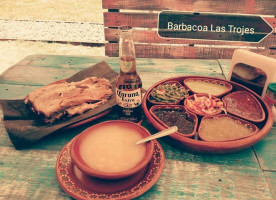 Las Trojes Barbacoa A Pie De Horno food