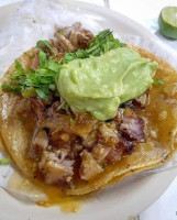 Taquería Anahí food