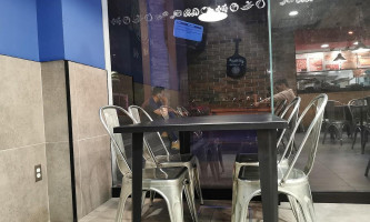 Domino's Pizza, México inside