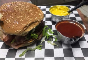 León's Burger food