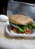 Hamburguesas Al Carbon Y Carnes Asadas El Jefe Jr food