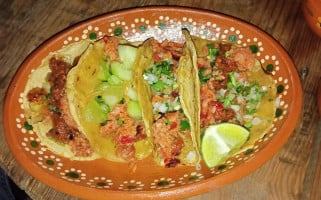 Taquería Los Abuelos food