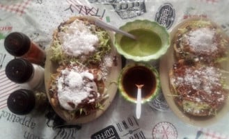 Antojitos Mexicanos Doña Chave food