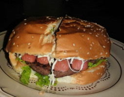 La Mana Tortas Y Hamburguesas food