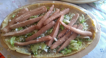 Huaraches Noyola food