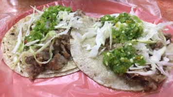 Taquería Chenitos food