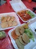 Tacos Y Gorditas Velia food