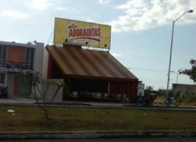 Las Adoraditas Caucel outside