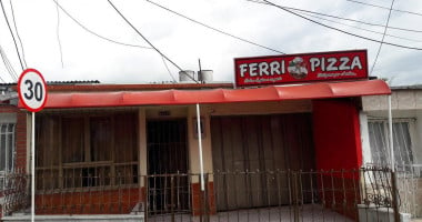 Ferri Pizza food