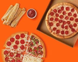 Little Caesars Colinas Mall food