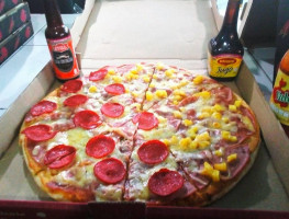 La Pizza De Don Cangrejo food