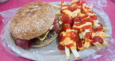 Hamburguesas Alitas Don Chava food