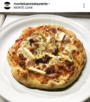 Monte Luan Pizza Cocina food