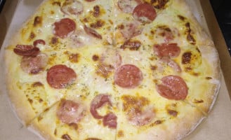 The Pochos Pizza food