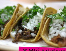 Tacos Mexicanissimos food