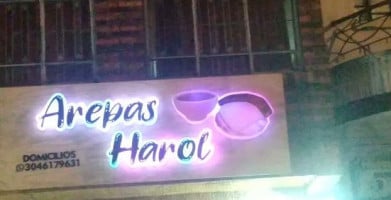 Arepas Harol food