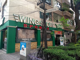 Wingstop Mexico outside